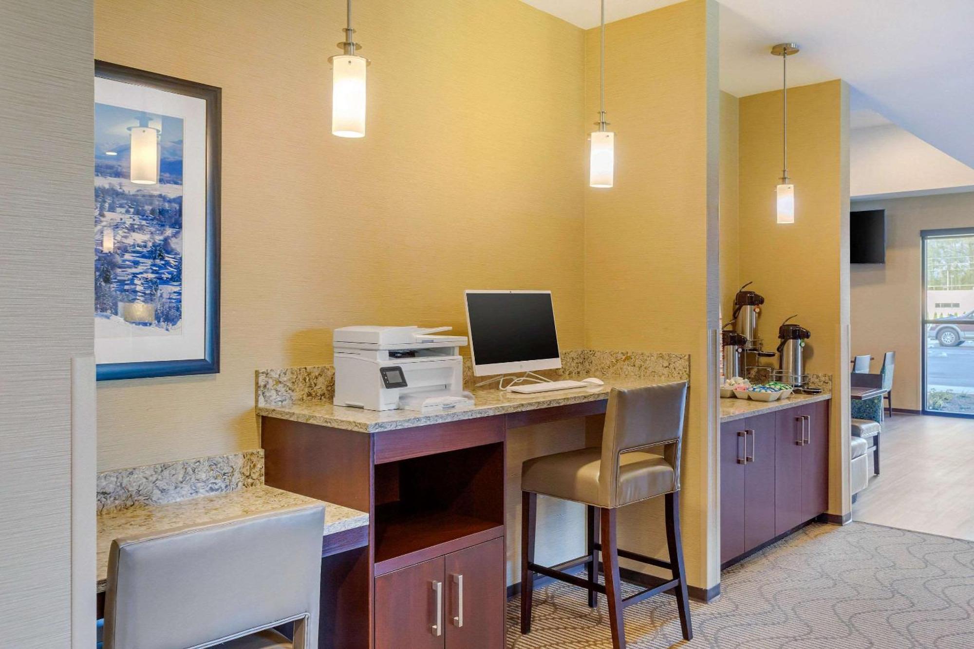 Comfort Suites Burlington Near I-5 Eksteriør billede